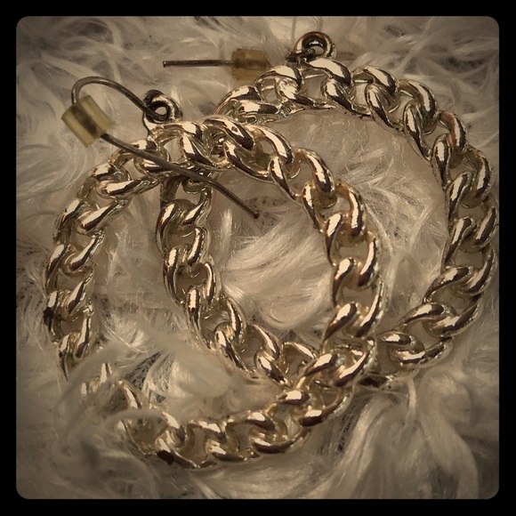 Earrings - Picture 2 of 3